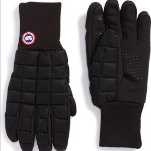 Pre-Owned Canada Goose Northern liner Gloves
